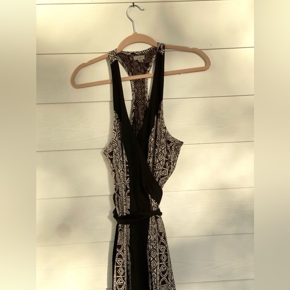 Urban Outfitters wrap dress in black and tan. Size small (fits like XS/S) - Picture 2 of 8